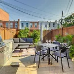Stunning Dc Townhome With Private Outdoor Space!
